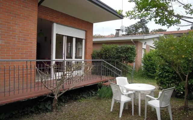 Nice Flat With Garden and Parking