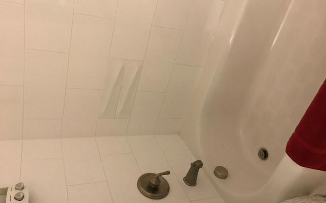 Pleasant  2Br Apartment | Great Value Downtown