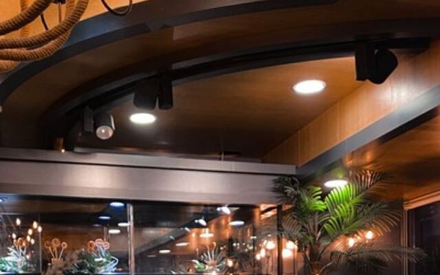 Viv City Hotel