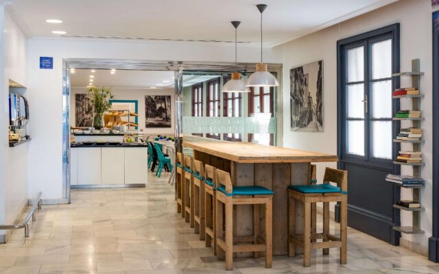 TRYP Ciudad de Alicante Hotel