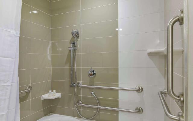Hilton Garden Inn Raleigh /Crabtree Valley