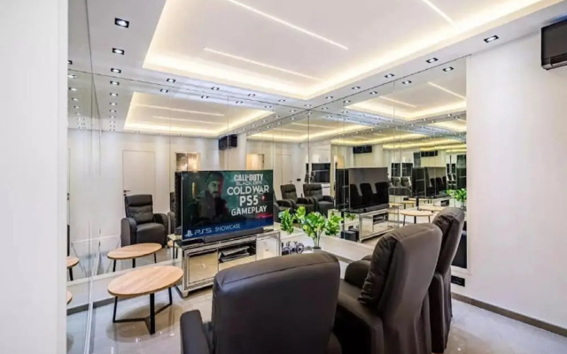 Villa Alpha - Four Bedroom Villa With Swimming Pool