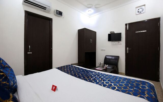 OYO 9055 Hotel Rich Inn