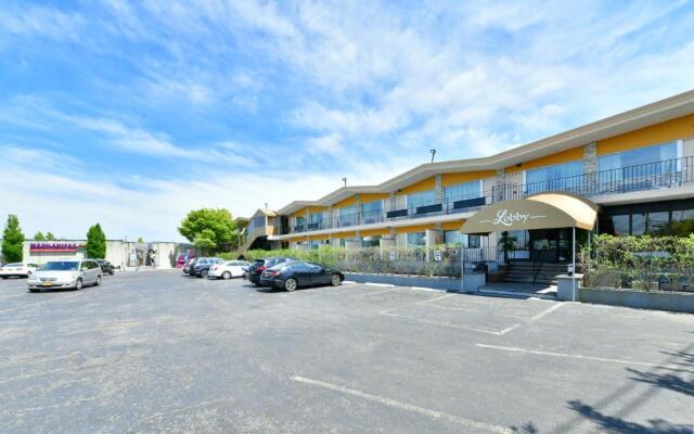 The Freeport Inn and Marina