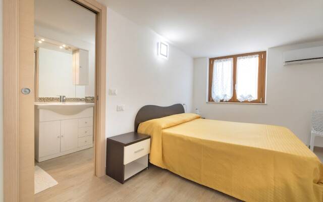 Residence Blue Pearl