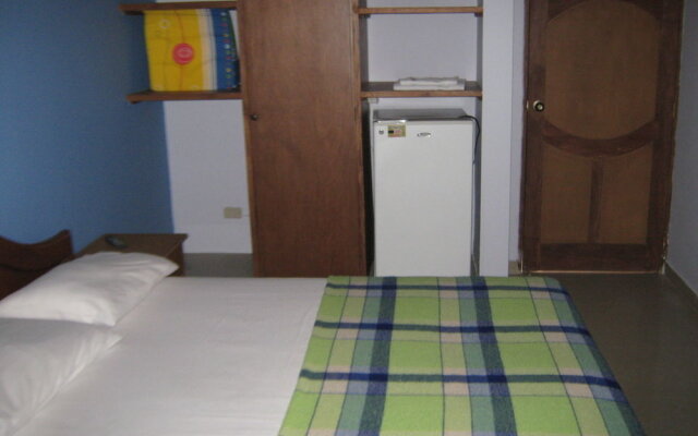 Hotel Brisas Marinas - Hotel in Santa Marta - Photo 2