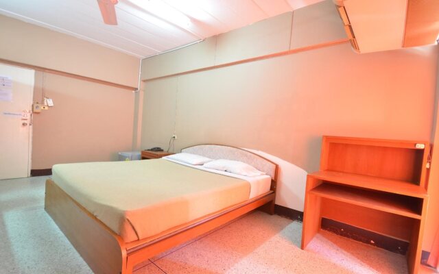 Dee Ma Hotel