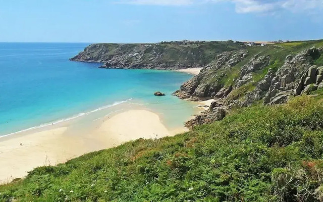 Kitty Unique 60s Caravan set in Pretty Garden