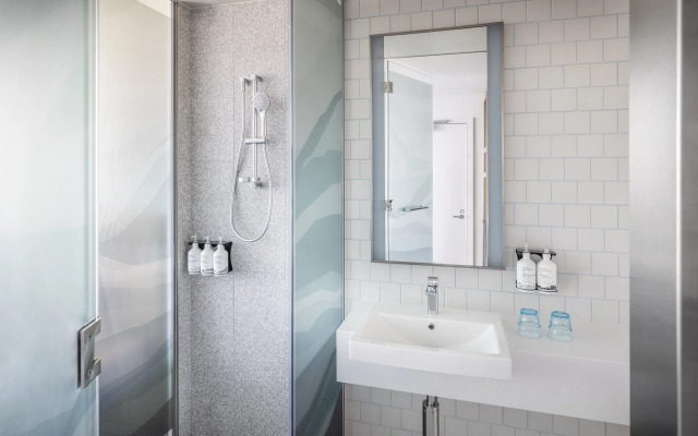 Holiday Inn Express Auckland City Centre by IHG