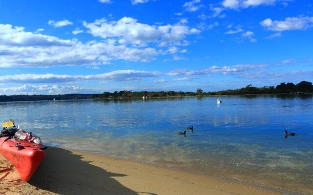 Econo Lodge Absolute Lake Entrance