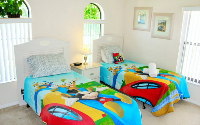 HG16630LBL - 4 beds pool & spa home - Gated