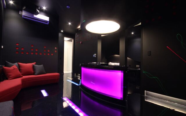 Club Hotel