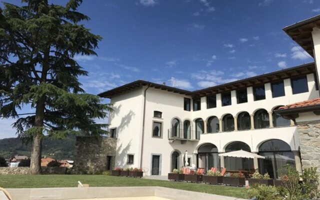 Podere Castel Merlo Resort