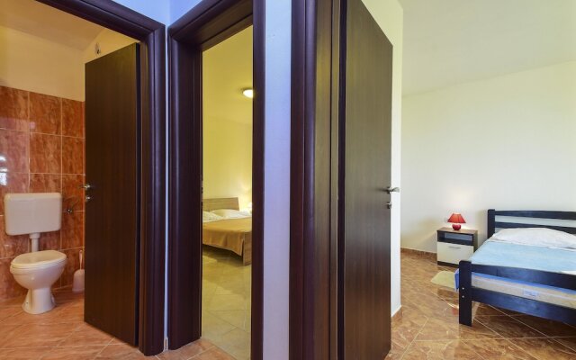 Apartments Komadina M73