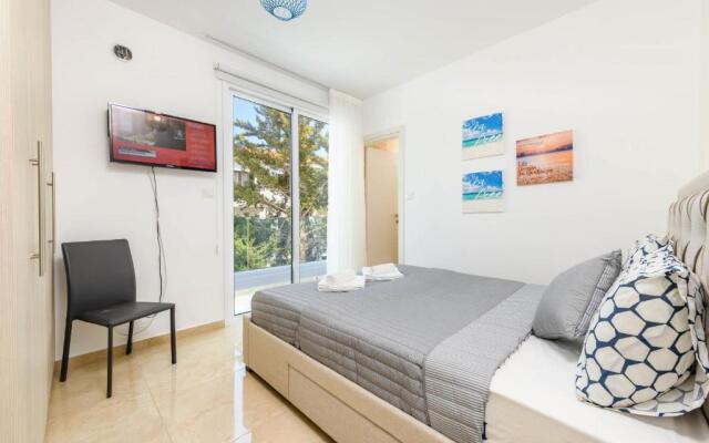 Green Bay Villas