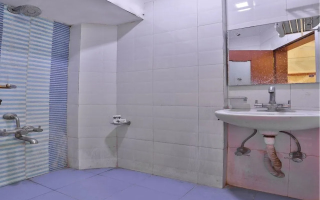 OYO 43699 Hotel Aditi