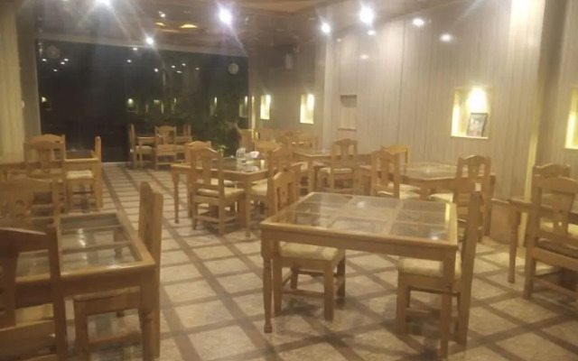 Dumani Inn Hotel And Restaurant
