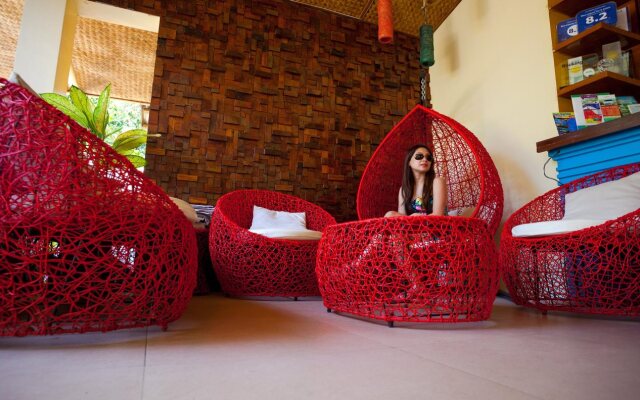 Blue Lagoon Inn & Suites
