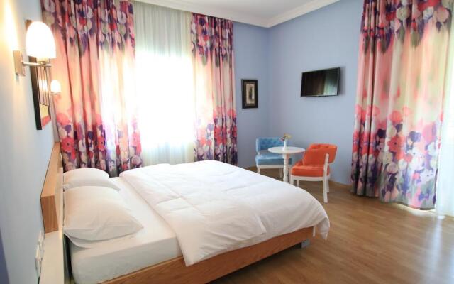Select Hill Resort