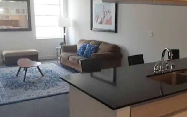 Deep Cleaned 1BR Apartment | Downtown Location