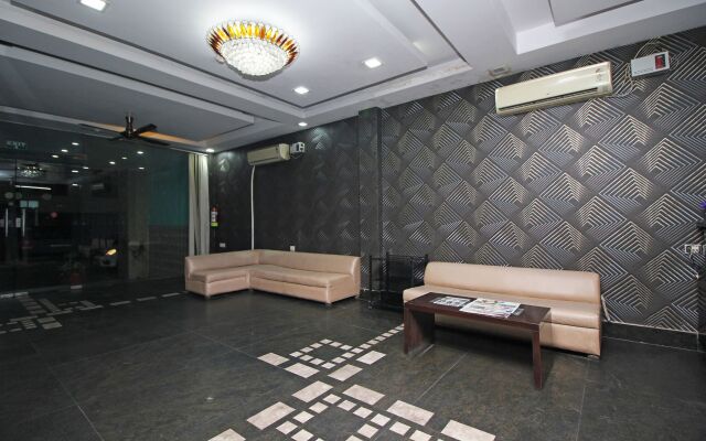 OYO 9030 Hotel Delhi Airport Plaza