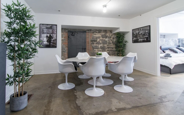 1821 Industrial Loft in Old Port by Nuage