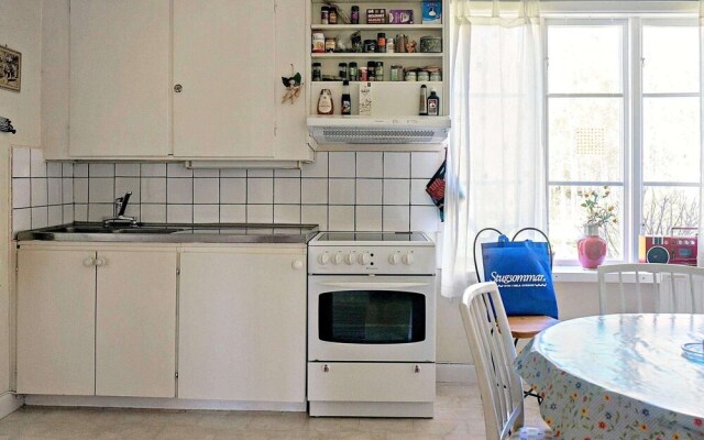 10 Person Holiday Home in Mariestad
