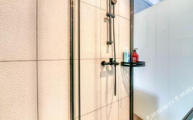 Z Hotel (Hangzou West Lake Hubin Yintai)
