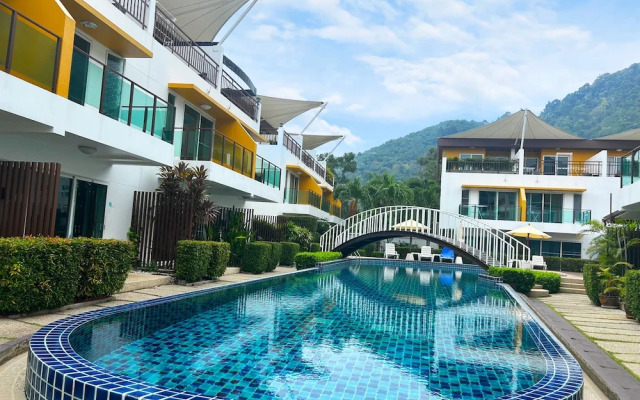 3BR Villa Rooftop Pool Gym Near BeachV28