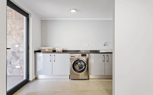 Villa Cam lia by Homie