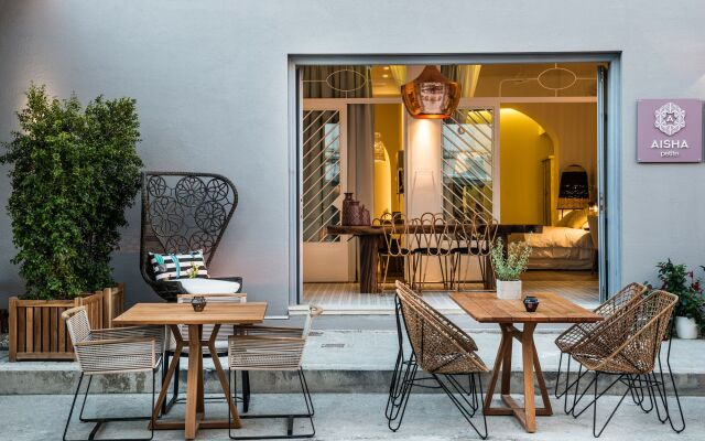 Nyx Chic Manor boutique hotel