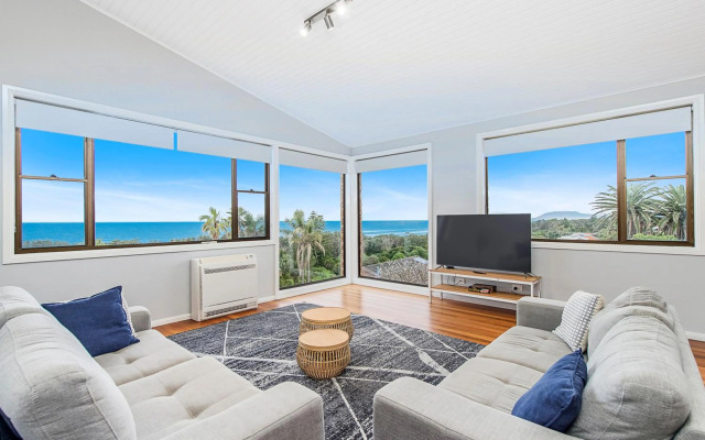 Lighthouse Beach Bliss