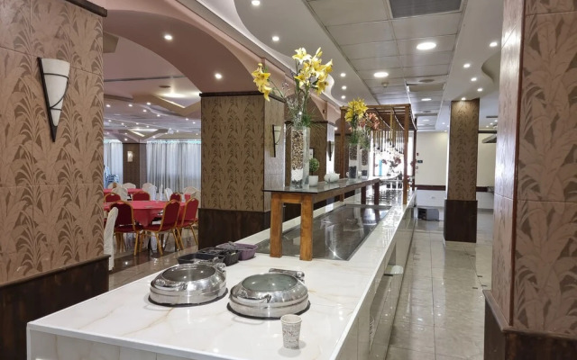 Ararat Hotel
