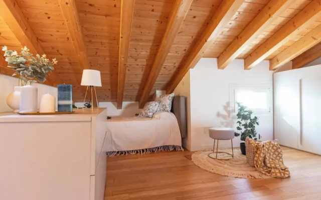 Comfy Apartment With Shared Pool