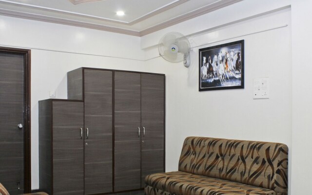 OYO 22792 Hotel Jayratna