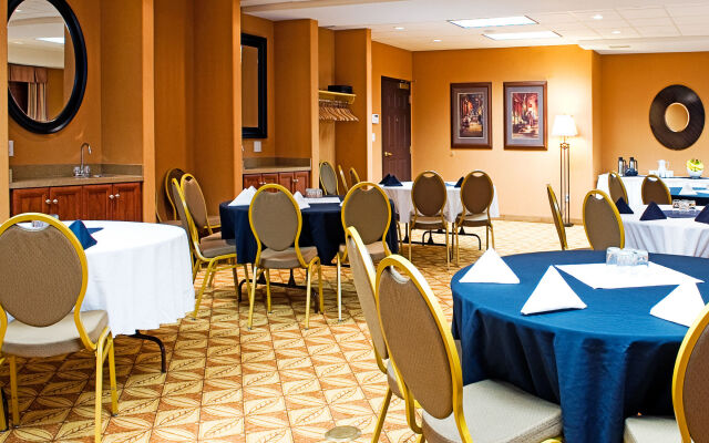 Holiday Inn Express & Suites Grande Prairie by IHG