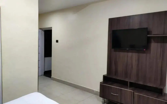 Hotel Royal Dream by OYO Rooms