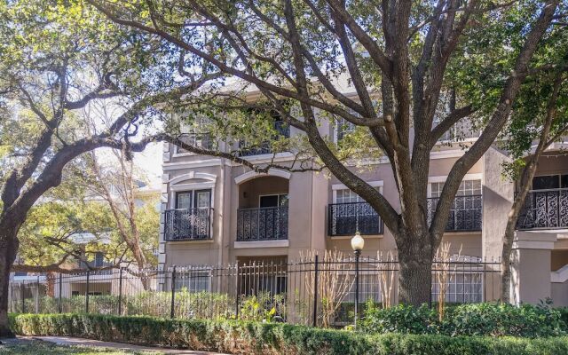 Comfy Downtown Apartments by Frontdesk