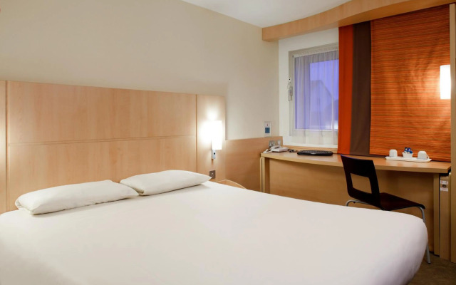 ibis London Heathrow Airport