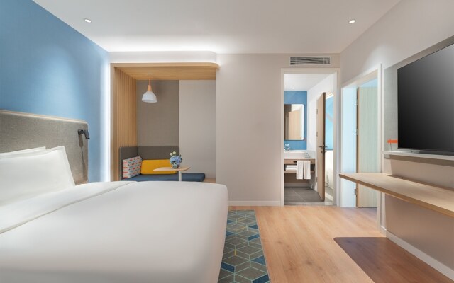 Holiday Inn Express Dangdong City Center by IHG