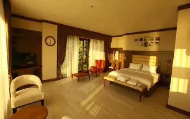 Şelale Otel