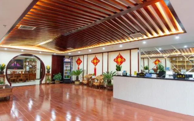 Dengfeng Zhonggang Business Hotel