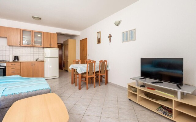 Beautiful Apartment in Vidalici With Wifi and 1 Bedrooms