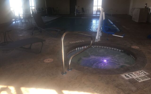 Comfort Suites University