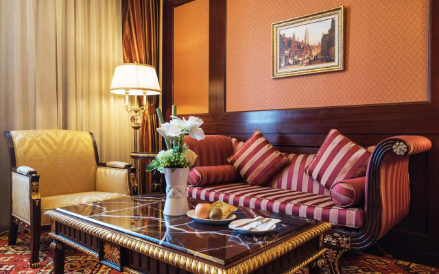 Capital Hotel Dazhi