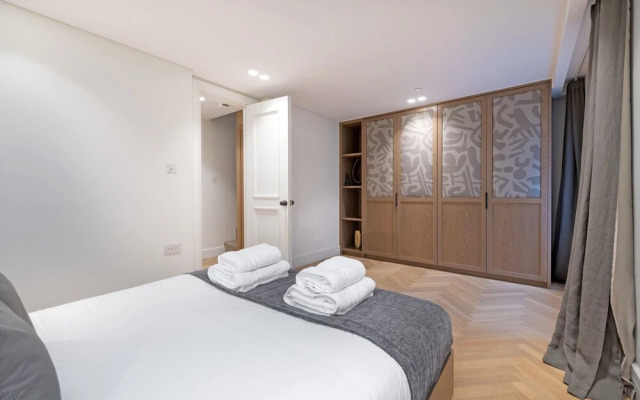 Covent Garden Piazza By Stayo