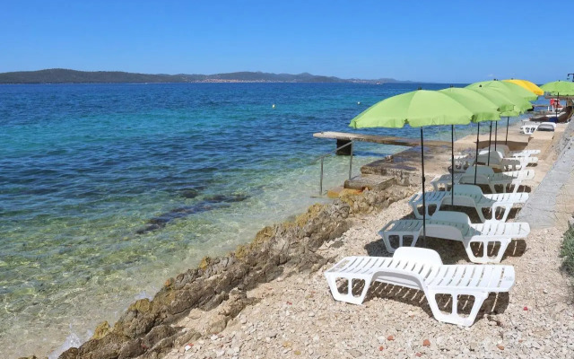 Aqua Cabana