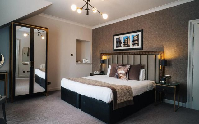 Number 10 Hotel