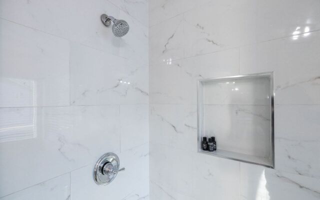 Gilbert Douglas 1 Bedroom Home by RedAwning