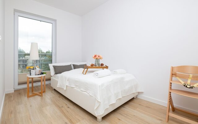 Nadbrzezna Apartments by Renters